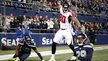 SEATTLE, WA - NOVEMBER 20: Tight end Levine Toilolo