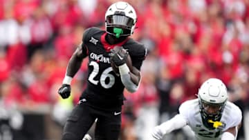 Cincinnati Bearcats meet Big 12 foe Baylor Bears at Nippert Stadium in 2023.