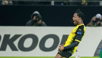 DORTMUND, GERMANY - FEBRUARY 15: Michy Batshuayi of Borussia Dortmund celebrates after scoring the goal to the 2:2 during the UEFA Europa League match between Borussia Dortmund and Atalanta Bergamo at the Signal Iduna Park on February 15, 2018 in Dortmund, Germany. (Photo by Alexandre Simoes/Borussia Dortmund/Getty Images)
