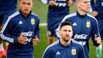 Argentina's forward Lionel Messi (C) and teammates attend a training session at the Real Madrid's training facilities of Valdebebas in Madrid on March 18, 2019, ahead of the international friendly match between Argentina and Venezuela in preparation for the Copa America, to be held in Brazil on June and July 2019.. (Photo by GABRIEL BOUYS / AFP) (Photo credit should read GABRIEL BOUYS/AFP/Getty Images)