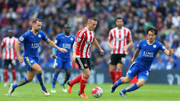 LEICESTER, ENGLAND - APRIL 03: Jordy Clasie of Southampton in action with Daniel Drinkwater and Shinji Okazaki of Leicester City during the Barclays Premier League match between Leicester City and Southampton at The King Power Stadium on April 3, 2016 in Leicester, England. (Photo by Catherine Ivill - AMA/Getty Images)