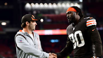 CLEVELAND, OHIO - OCTOBER 21: Injured quarterback Baker Mayfield #6 of the Cleveland Browns celebrates the Browns win over the Denver Broncos with teammate defensive end Jadeveon Clowney #90 at FirstEnergy Stadium on October 21, 2021 in Cleveland, Ohio. (Photo by Emilee Chinn/Getty Images)