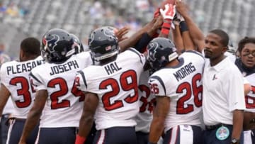 Sep 21, 2014; East Rutherford, NJ, USA; The Houston Texans huddle before the game against the New York Giants at MetLife Stadium. Mandatory Credit: Robert Deutsch-USA TODAY Sports