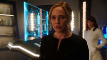 Legends of Tomorrow -- "Back to the Finale: Part ii" -- Image Number: LGN607fg_0056.jpg -- Pictured: Caity Lotz as Sara Lance -- Photo: The CW -- © 2021 The CW Network, LLC. All Rights Reserved.