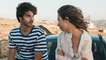 UN CUENTO PERFECTO (L to R) ALVARO MEL as DAVID, ANNA CASTILLO as MARGOT in episode 05 of UN CUENTO PERFECTO. Cr. FELIPE HERNÁNDEZ/NETFLIX © 2022