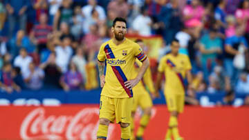 VALENCIA, SPAIN - NOVEMBER 02: Leo Messi of FC Barcelona reacts during the Liga match between Levante UD and FC Barcelona at Ciutat de Valencia on November 2, 2019 in Valencia, Spain. (Photo by David Aliaga/MB Media/Getty Images)