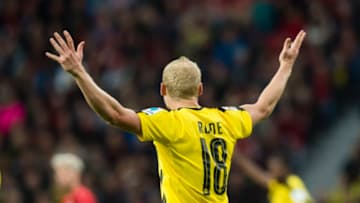 LEVERKUSEN, GERMANY - OCTOBER 01: Sebastian Rode of Borussia Dortmund during the Bundesliga match between Bayer 04 Leverkusen and Borussia Dortmund at BayArena on October 1, 2016 in Leverkusen, Germany. (Photo by Alexandre Simoes/Borussia Dortmund/Getty Images)