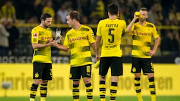 DORTMUND, GERMANY - OCTOBER 14: The team of Borussia Dortmund leave the pitch disappointed after final whistle in the Bundesliga match between Borussia Dortmund and RB Leipzig at Signal Iduna Park on October 14, 2017 in Dortmund, Germany. (Photo by Alexandre Simoes/Borussia Dortmund/Getty Images)