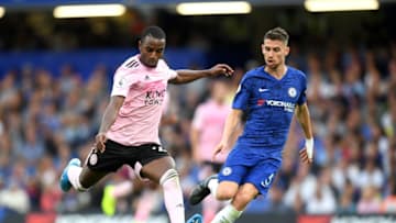 LONDON, ENGLAND - AUGUST 18: Ricardo Pereira of Leicester City under pressure by Jorginho of Chelsea during the Premier League match between Chelsea FC and Leicester City at Stamford Bridge on August 18, 2019 in London, United Kingdom. (Photo by Michael Regan/Getty Images)