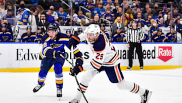Edmonton Oilers forward Leon Draisaitl, #29 takes shot against St. Louis Blues. Mandatory Credit: Jeff Curry-USA TODAY Sports