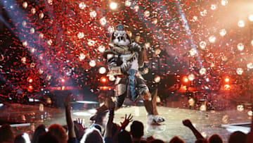 THE MASKED SINGER: The White Tiger in the “Masking for a Friend: Group A” episode of THE MASKED SINGER airing Wednesday, Feb 12 (8:00-9:01 PM ET/PT) on FOX. Cr: Michael Becker / FOX. © 2020 FOX MEDIA LLC.