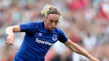 DE LUTTE, NETHERLANDS - JULY 19: Tom Davies of Everton runs with the ball during a preseason friendly match between FC Twente and Everton FC at Sportpark de Stockakker on July 19, 2017 in De Lutte, Netherlands. (Photo by Lars Baron/Getty Images)