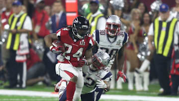 HOUSTON, TX - FEBRUARY 05: Elandon Roberts