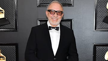 Emilio Estefan recibió la vacuna contra el COVID-19 a los 67 años