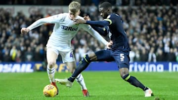 LEEDS, ENGLAND - JANUARY 11: Jack Clarke of Leeds United and Fikayo Tomori of Derby County compete for the ball during the Sky Bet Championship match between Leeds United and Derby County at Elland Road on January 11, 2019 in Leeds, England. (Photo by George Wood/Getty Images)