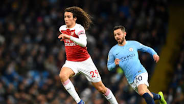 MANCHESTER, ENGLAND - FEBRUARY 03: Matteo Guendouzi of Arsenal gets away from Bernardo Silva of Manchester City during the Premier League match between Manchester City and Arsenal FC at Etihad Stadium on February 03, 2019 in Manchester, United Kingdom. (Photo by Clive Mason/Getty Images)