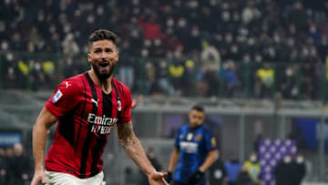 MILAN, ITALY - FEBRUARY 05: Olivier Giroud of AC Milan celebrates his first goal during the Serie A match between FC Internazionale and AC Milan at Stadio Giuseppe Meazza on February 05, 2022 in Milan, Italy. (Photo by Pier Marco Tacca/Getty Images)