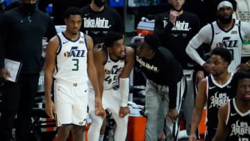 Mandatory Credit: Robert Hanashiro-USA TODAY Sports