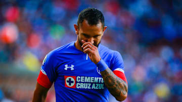 PACHUCA, MEXICO - SEPTEMBER 29: Walter Montoya of Cruz Azul gestures during the 11th round match between Pachuca and Cruz Azul as part of the Torneo Apertura 2018 Liga MX at Hidalgo Stadium on September 29, 2018 in Pachuca, Mexico. (Photo by Manuel Velasquez/Getty Images)