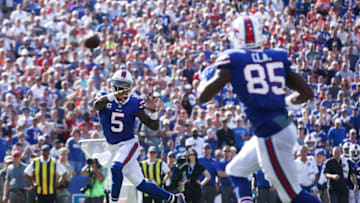 ORCHARD PARK, NY - SEPTEMBER 24: Tyrod Taylor #5 of the Buffalo Bills throws the ball to his teammate Charles Clay #85 of the Buffalo Bills during an NFL game against the Denver Broncos on September 24, 2017 at New Era Field in Orchard Park, New York. (Photo by Tom Szczerbowski/Getty Images)