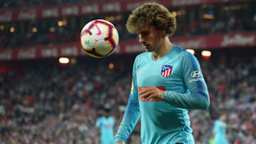 Atletico Madrid's French forward Antoine Griezmann prepares to throw in during the Spanish league football match between Athletic Club Bilbao and Club Atletico de Madrid at the San Mames stadium in Bilbao on March 16, 2019. (Photo by CESAR MANSO / AFP) (Photo credit should read CESAR MANSO/AFP/Getty Images)