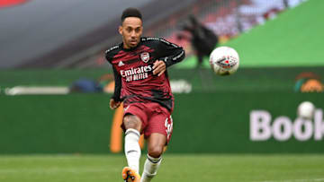 LONDON, ENGLAND - AUGUST 29: Pierre-Emerick Aubameyang of Arsenal warms up prior to the FA Community Shield final between Arsenal and Liverpool at Wembley Stadium on August 29, 2020 in London, England. (Photo by Justin Tallis/ pool via Getty Images)