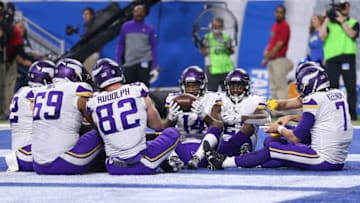 DETROIT, MI - NOVEMBER 23: The Minnesota Vikings celebrate a touchdown by quarterback Case Keenum #7 of the Minnesota Vikings during the first half at Ford Field on November 23, 2016 in Detroit, Michigan. (Photo by Dave Reginek/Getty Images)