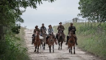 Colby Minifie as Virginia, Beau Smith as Dom - Fear the Walking Dead _ Season 5, Episode 15 - Photo Credit: Van Redin/AMC