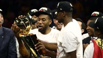 OAKLAND, CALIFORNIA - JUNE 13: Kawhi Leonard #2 of the Toronto Raptors (Photo by Ezra Shaw/Getty Images)