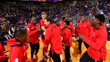 PHOENIX, AZ - NOVEMBER 19: The Chicago Bulls huddle before the game against the Phoenix Suns on November 19, 2017 at Talking Stick Resort Arena in Phoenix, Arizona. NOTE TO USER: User expressly acknowledges and agrees that, by downloading and or using this photograph, user is consenting to the terms and conditions of the Getty Images License Agreement. Mandatory Copyright Notice: Copyright 2017 NBAE (Photo by Barry Gossage/NBAE via Getty Images)