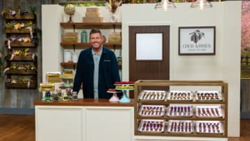 Host Jesse Palmer portrait for the Nothing Says Love Like Chocolate Pies Challenge, as seen on Spring Baking Championship, Season 9.