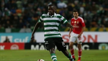 LISBON, PORTUGAL - NOVEMBER 21: Sporting CP's midfielder William Carvalho in action during the Taca de Portugal match between Sporting CP and SL Benfica at Estadio Jose Alvalade on November 21, 2015 in Lisbon, Portugal. (Photo by Gualter Fatia/Getty Images)