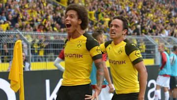 DORTMUND, GERMANY - AUGUST 26: Axel Witsel of Dortmund celebrates after scoring his team`s third goal during the Bundesliga match between Borussia Dortmund and RB Leipzig at Signal Iduna Park on August 26, 2018 in Dortmund, Germany. (Photo by TF-Images/Getty Images)
