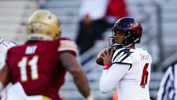 CHESTNUT HILL, MA - OCTOBER 13: Quarterback Jordan Travis #6 of the Louisville Cardinals looks to pass during the fourth quarter of the game against the Boston College Eagles at Alumni Stadium on October 13, 2018 in Chestnut Hill, Massachusetts. (Photo by Omar Rawlings/Getty Images)