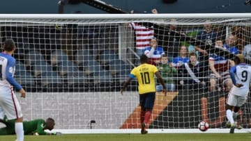 USA's Gyasi Zardes (R) scores scoring against Ecuador during their Copa America Centenario football tournament quarterfinal match, in Seattle, Washington, United States, on June 16, 2016. / AFP / Omar Torres (Photo credit should read OMAR TORRES/AFP/Getty Images)