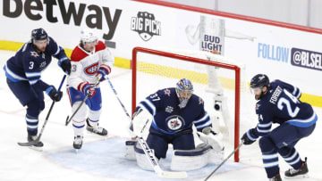Winnipeg Jets, Connor Hellebuyck #37, (Mandatory Credit: James Carey Lauder-USA TODAY Sports)