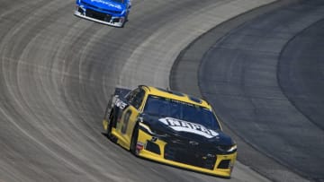 DOVER, DE - MAY 06: Chase Elliott, driver of the #9 NAPA Brakes Chevrolet, leads a pack of cars during the Monster Energy NASCAR Cup Series Gander RV 400 at Dover International Speedway on May 6, 2019 in Dover, Delaware. (Photo by Chris Trotman/Getty Images)