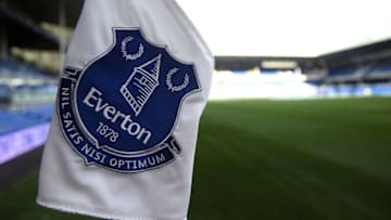 LIVERPOOL, ENGLAND - NOVEMBER 21: The Everton club crest is seen on a corner flag ahead of the Barclays Premier League match between Everton and Aston Villa at Goodison Park on November 21, 2015 in Liverpool, England. (Photo by Chris Brunskill/Getty Images)