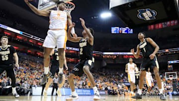 LOUISVILLE, KENTUCKY - MARCH 28: Admiral Schofield #5 of the Tennessee Volunteers grabs a rebound against the Purdue Boilermakers during the 2019 NCAA Men's Basketball Tournament South Regional at the KFC YUM! Center on March 28, 2019 in Louisville, Kentucky. (Photo by Andy Lyons/Getty Images)