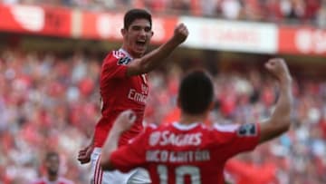 LISBON, PORTUGAL - NOVEMBER 8: SL Benfica's midfielder Goncalo Guedes celebrates after scoring a goal during the Primeira Liga match between SL Benfica and Boavista at Estadio da Luz on November 8, 2015 in Lisbon, Portugal. (Photo by Gualter Fatia/Getty Images)