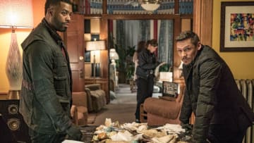 CHICAGO P.D. -- "Don't Read The News" Episode 410 -- Pictured: (l-r) LaRoyce Hawkins as Kevin Atwater, Nick Wechsler as Kenny Rixton -- (Photo by: Matt Dinerstein/NBC)