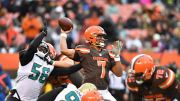 CLEVELAND, OH - NOVEMBER 19: DeShone Kizer