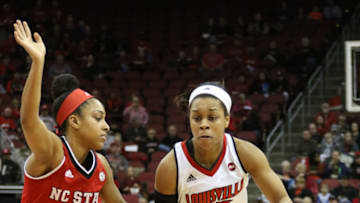LOUISVILLE, KY - FEBRUARY 02: Louisville Cardinals guard Asia Durr (25) drives to the basket in the first quarter during a women's college basketball game between the NC State Wolfpack and the Louisville Cardinals on February 02, 2017 at the KFC Yum! Center in Louisville KY (Photo by Chris Humphrey/Icon Sportswire via Getty Images)