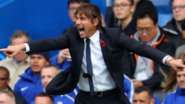 LONDON, ENGLAND - OCTOBER 21: Antonio Conte, Manager of Chelsea gives instructions during the Premier League match between Chelsea and Watford at Stamford Bridge on October 21, 2017 in London, England. (Photo by Richard Heathcote/Getty Images)