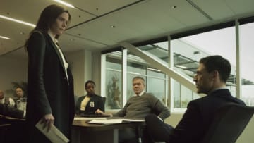 Superman & Lois -- "Heritage" -- Image Number: SML102d_0009r.jpg -- Pictured (L-R): Bitsie Tulloch as Lois Lane and Adam Rayner as Morgan Edge -- Photo: Dean Buscher/The CW -- © 2021 The CW Network, LLC. All Rights Reserved.