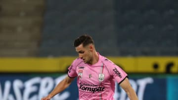 GRAZ, AUSTRIA - NOVEMBER 1: Husein Balic of Linz during the tipico Bundesliga match between SK Puntigamer Sturm Graz and LASK Linz at Merkur Arena on November 1, 2020 in Graz, Austria. (Photo by Chris Bauer/SEPA.Media /Getty Images)