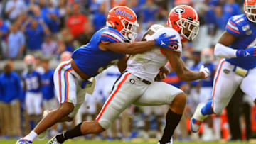 JACKSONVILLE, FLORIDA - NOVEMBER 02: Lawrence Cager #15 of the Georgia Bulldogs rushes after a catch during a game against the Florida Gators on November 02, 2019 in Jacksonville, Florida. (Photo by Mike Ehrmann/Getty Images)