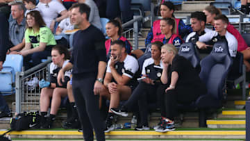 MANCHESTER, ENGLAND - OCTOBER 8: Emma Hayes the head coach / manager of Chelsea Women during the Barclays Women's Super League match between Manchester City and Chelsea FC at Joie Stadium on October 8, 2023 in Manchester, United Kingdom. (Photo by Robbie Jay Barratt - AMA/Getty Images)