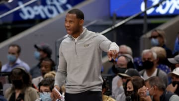 Head coach Willie Green of the New Orleans Pelicans (Photo by Tom Pennington/Getty Images)