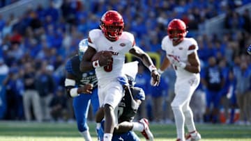 LEXINGTON, KY - NOVEMBER 25: Lamar Jackson #8 of the Louisville Cardinals runs with the ball against the Kentucky Wildcats during the game at Commonwealth Stadium on November 25, 2017 in Lexington, Kentucky. (Photo by Andy Lyons/Getty Images)